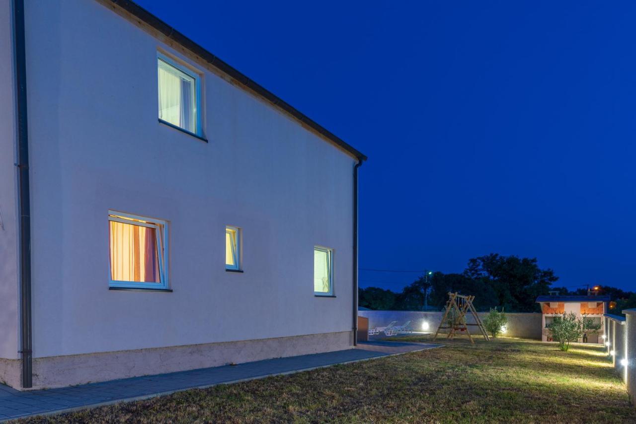 Apartmani Krzak Nin Buitenkant foto