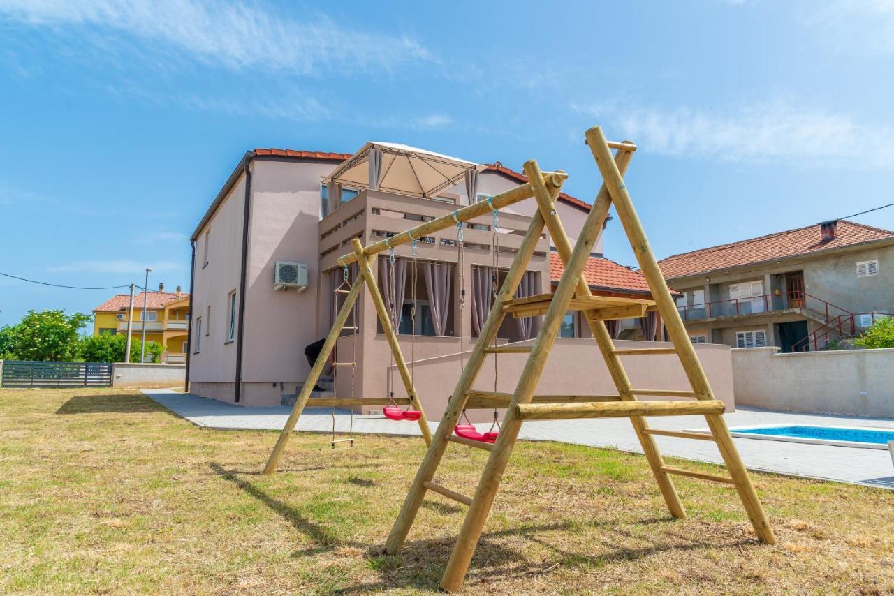 Apartmani Krzak Nin Buitenkant foto