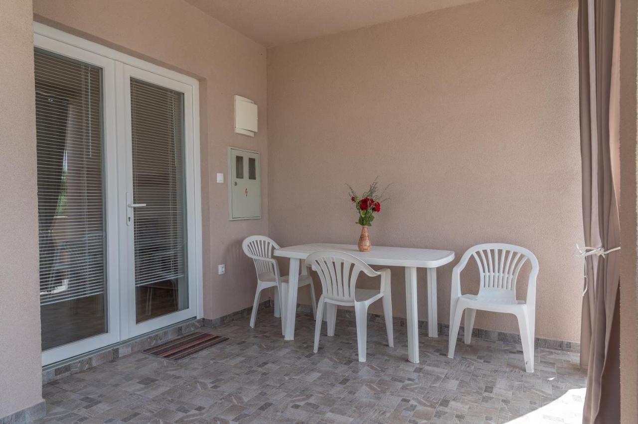 Apartmani Krzak Nin Buitenkant foto