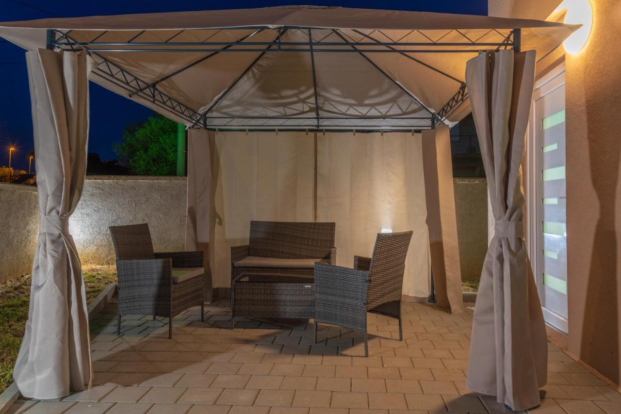 Apartmani Krzak Nin Buitenkant foto