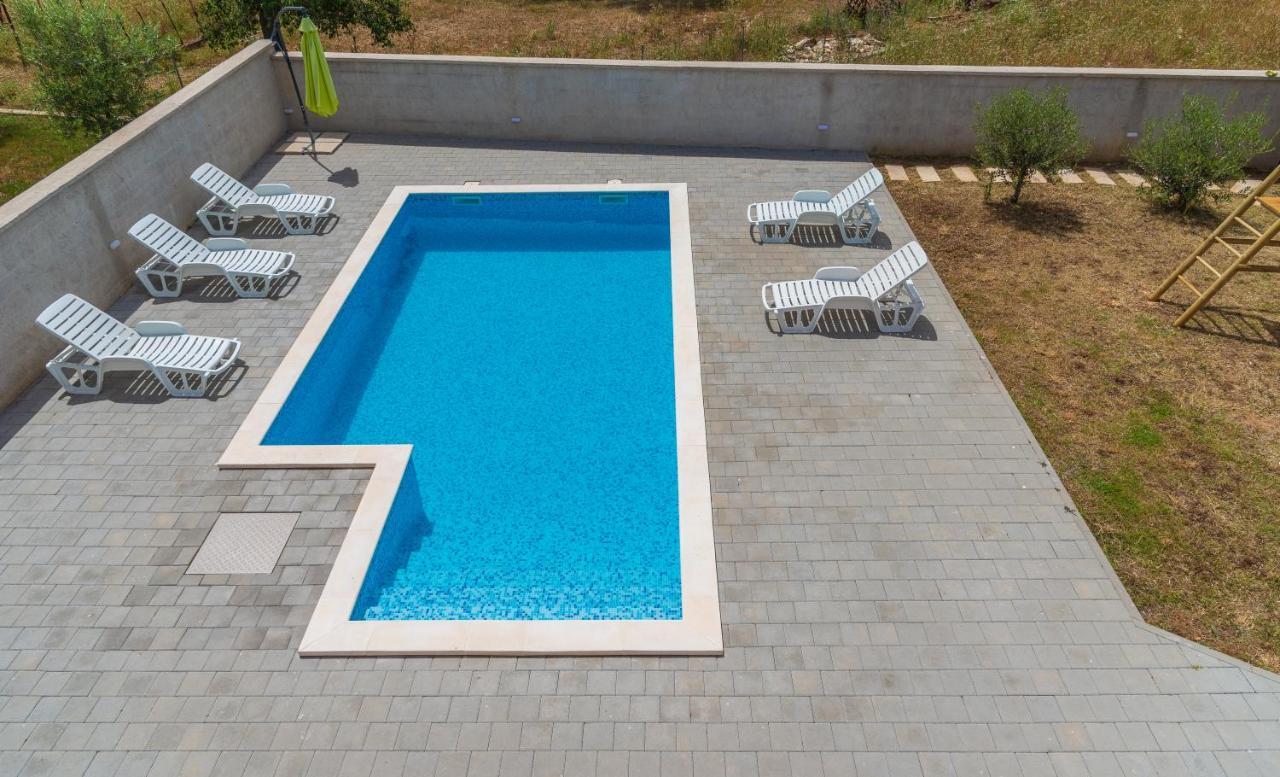 Apartmani Krzak Nin Buitenkant foto