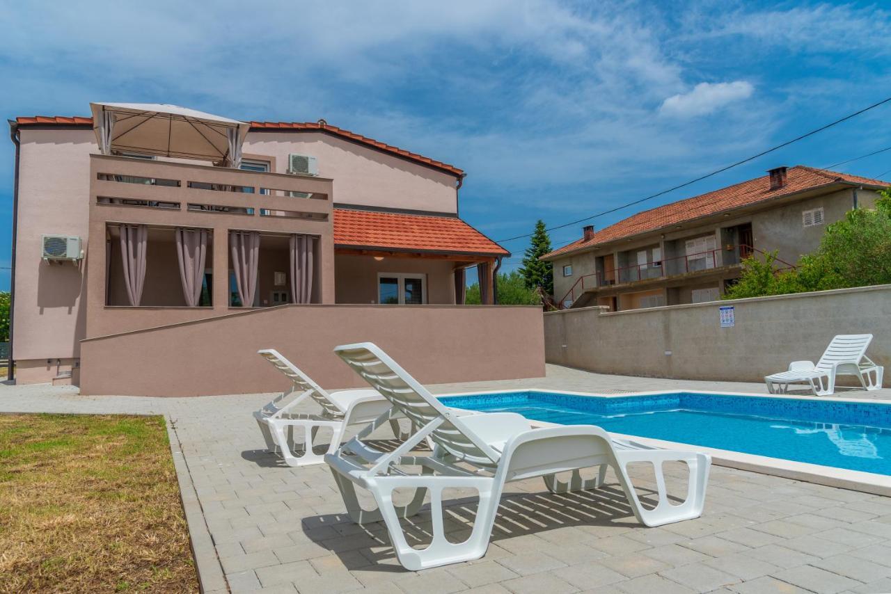 Apartmani Krzak Nin Buitenkant foto