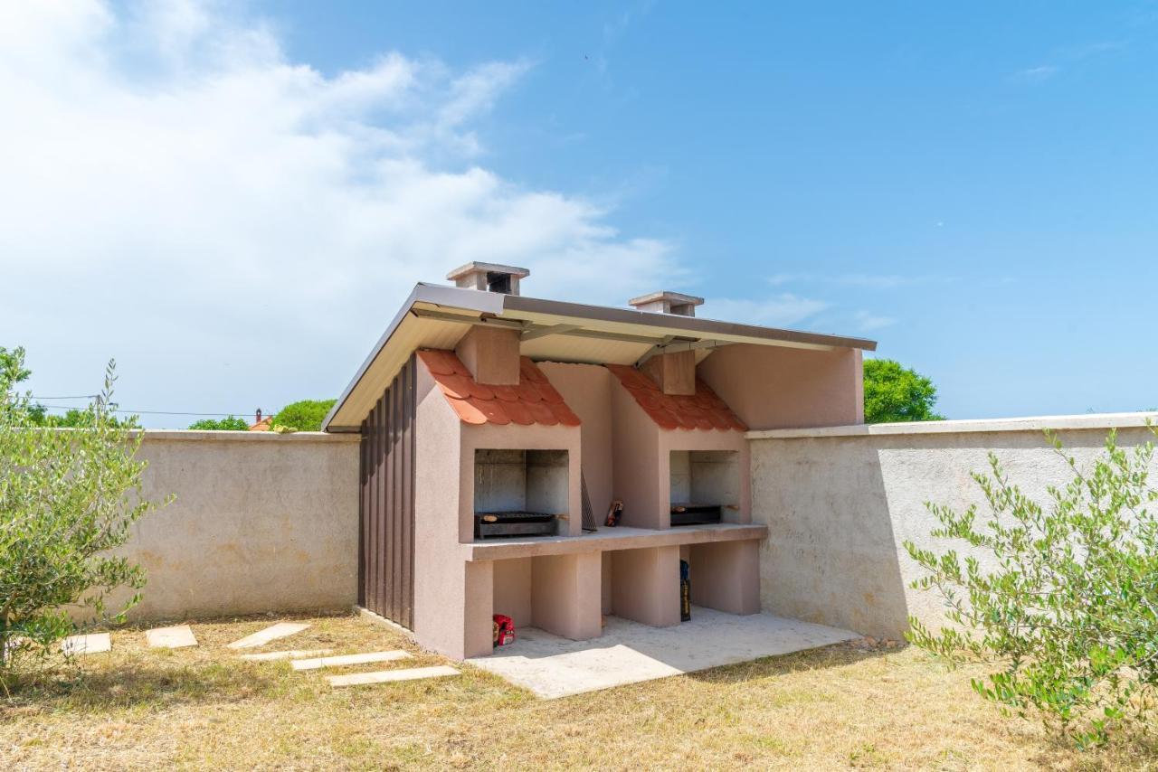 Apartmani Krzak Nin Buitenkant foto