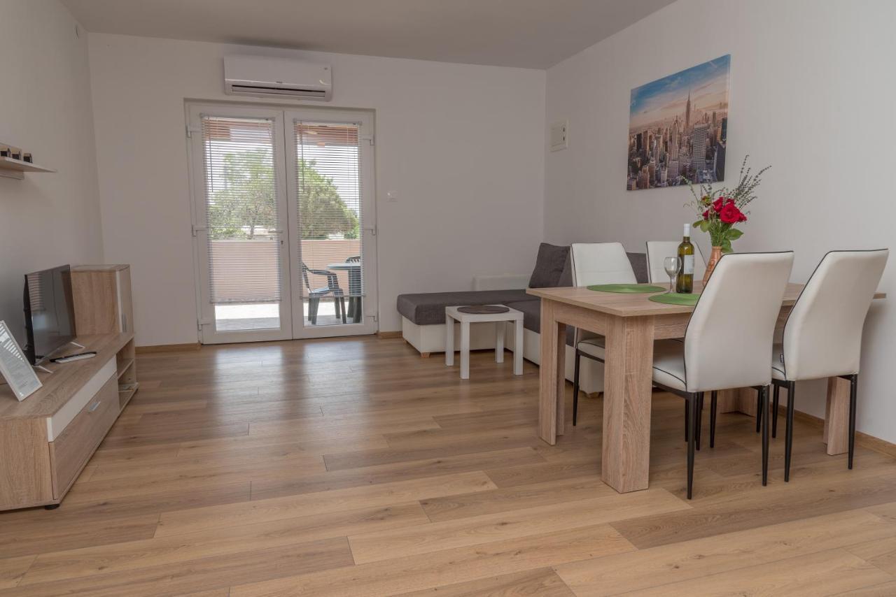 Apartmani Krzak Nin Buitenkant foto