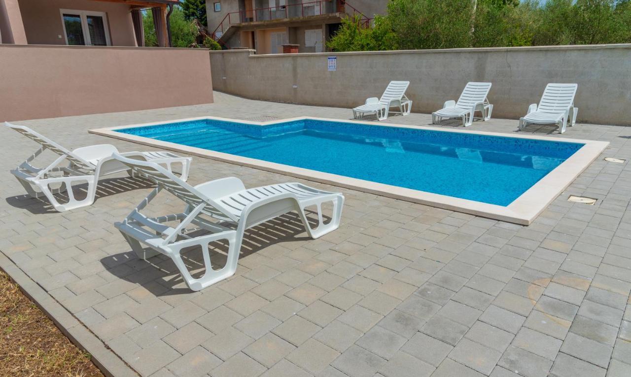 Apartmani Krzak Nin Buitenkant foto