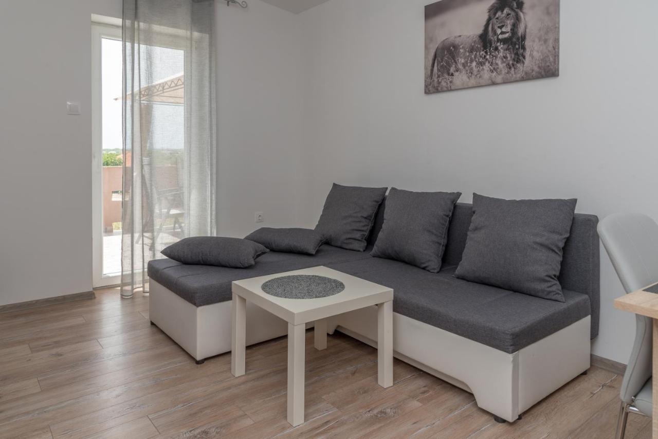 Apartmani Krzak Nin Buitenkant foto