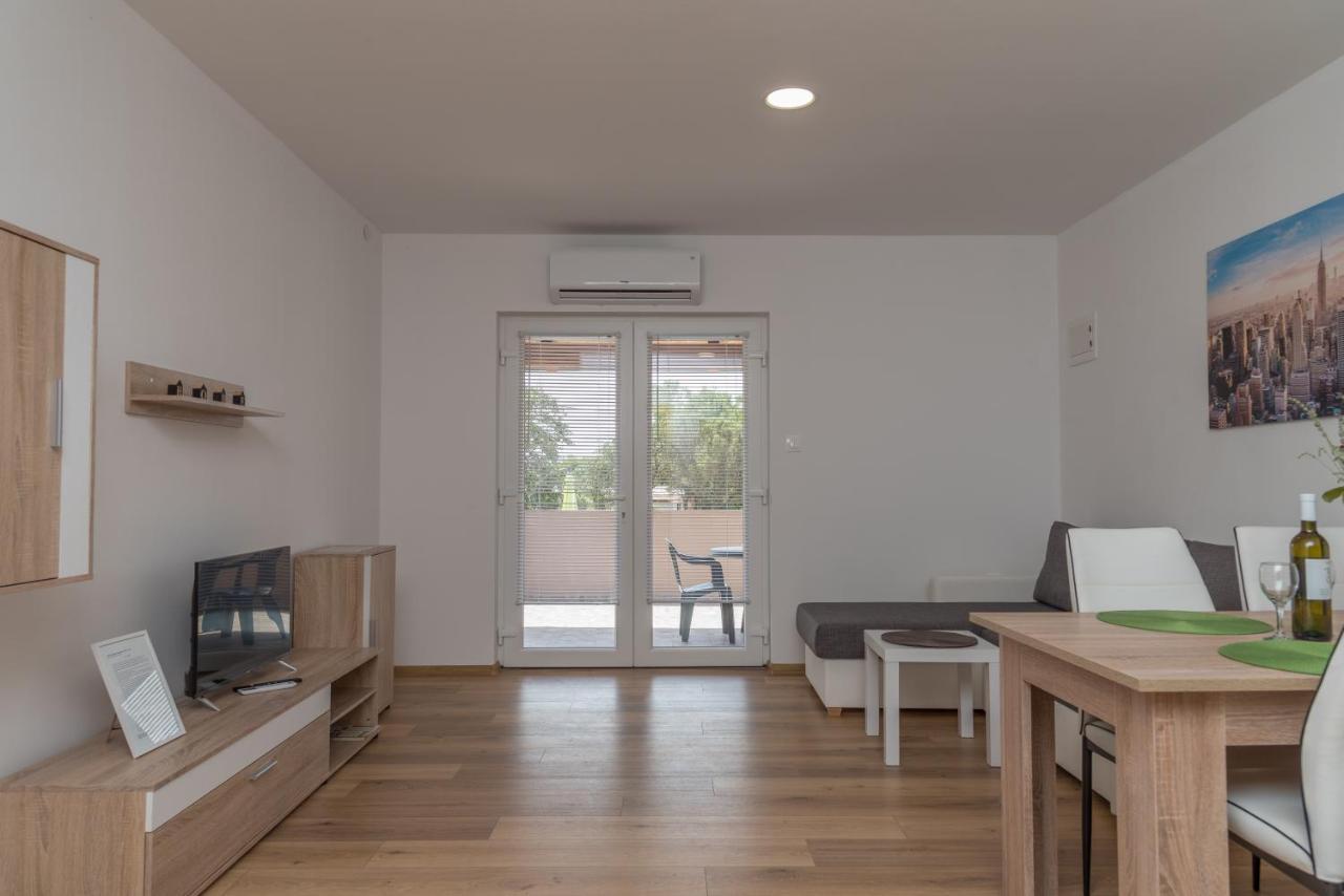 Apartmani Krzak Nin Buitenkant foto