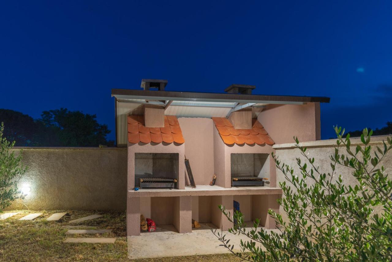 Apartmani Krzak Nin Buitenkant foto